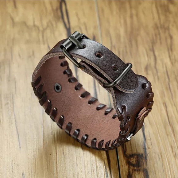 Genuine Men’s Wide Band Leather Bracelet - Picture 2 of 11